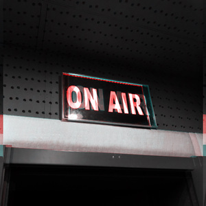 娇妻当我面被奸高潮的故事
